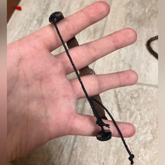 Leather tree of life bracelet - Picture 3 of 3